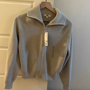 UNIQLO Gray Sweater